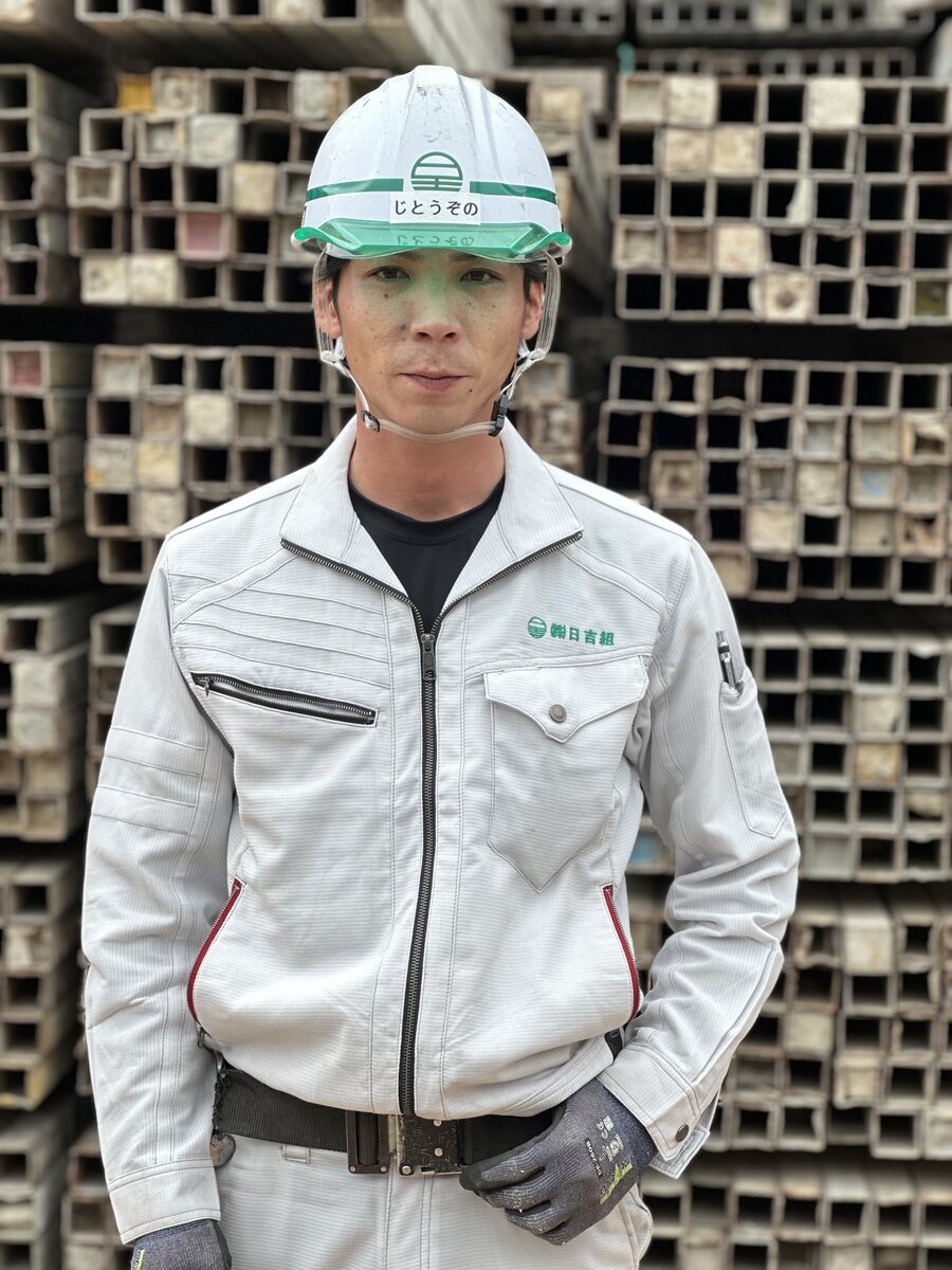 日吉組の作業着を着た職人